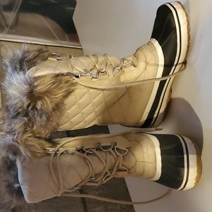 2 pairs of winter boots $25 each